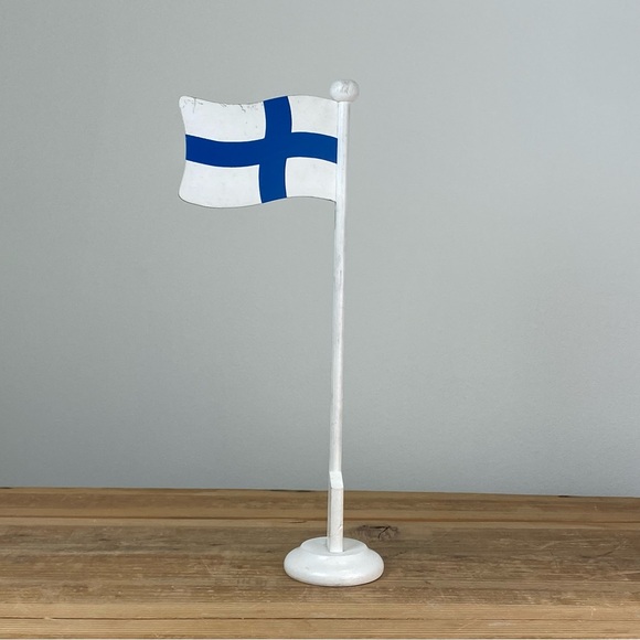 Vintage Wooden Table Flag Display Flag Pole - Finland Finnish White & Blue - Picture 3 of 10